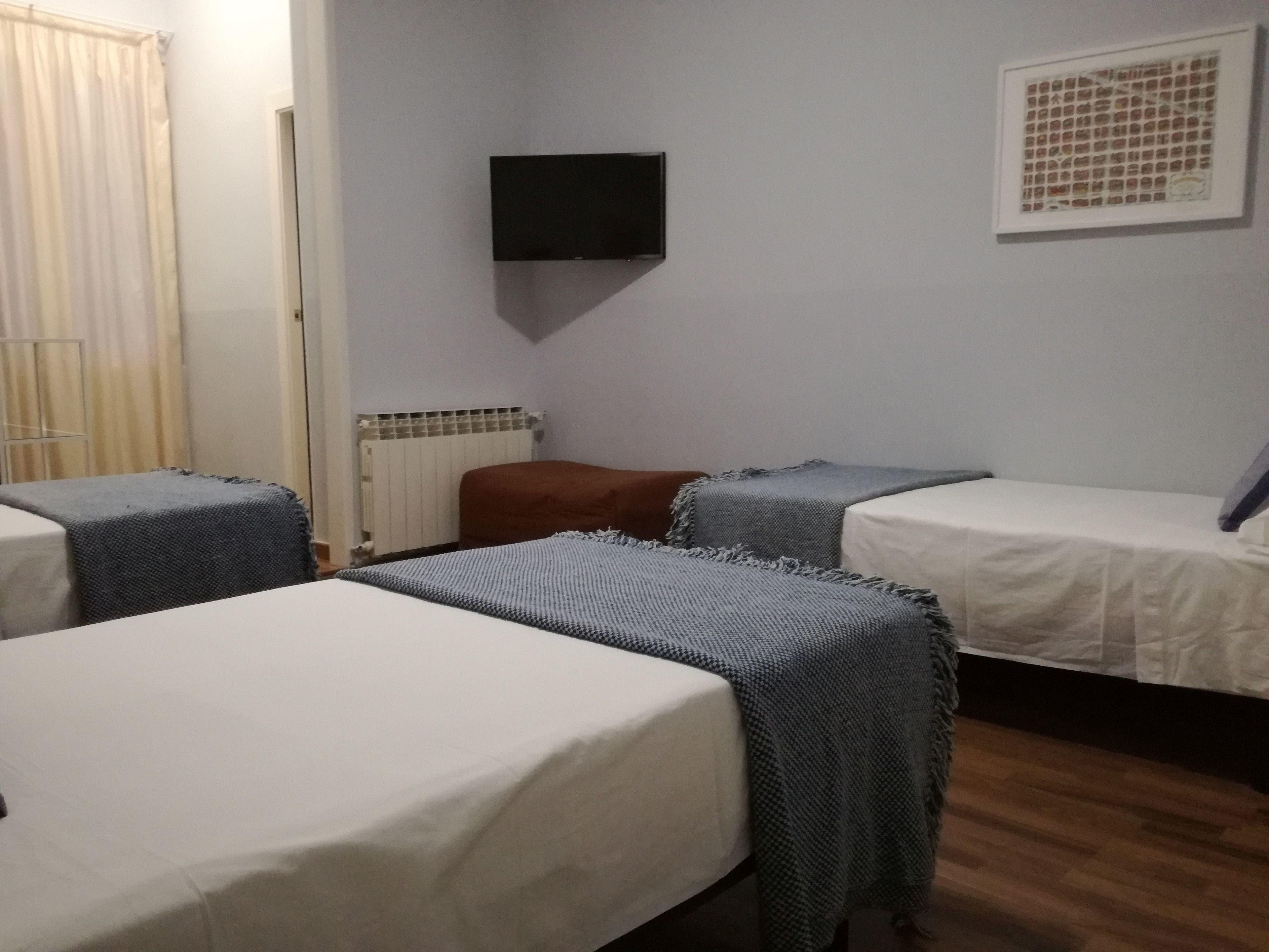 Hostal Lesseps — Photos 2