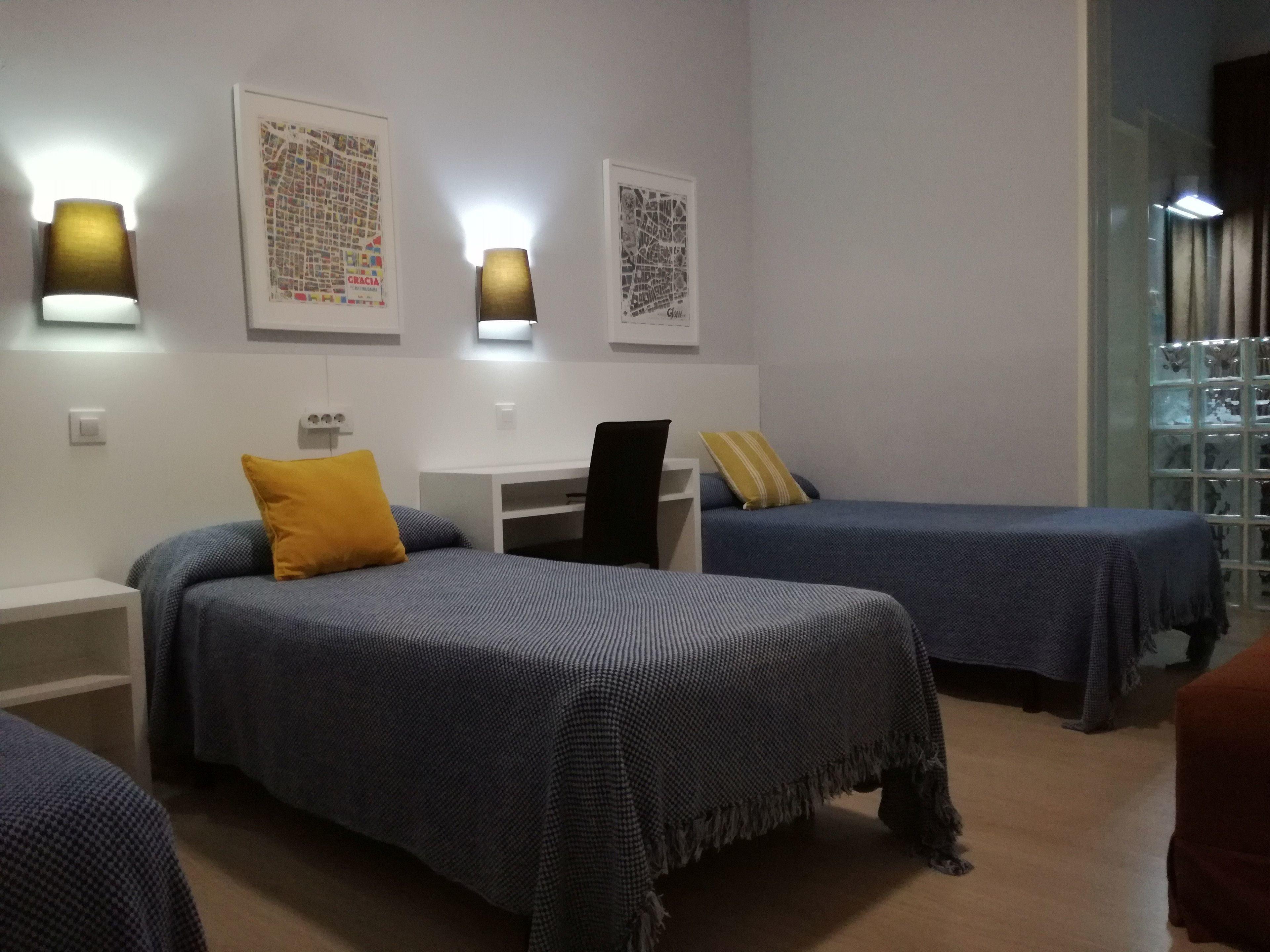 Hostal Lesseps — Photos 1